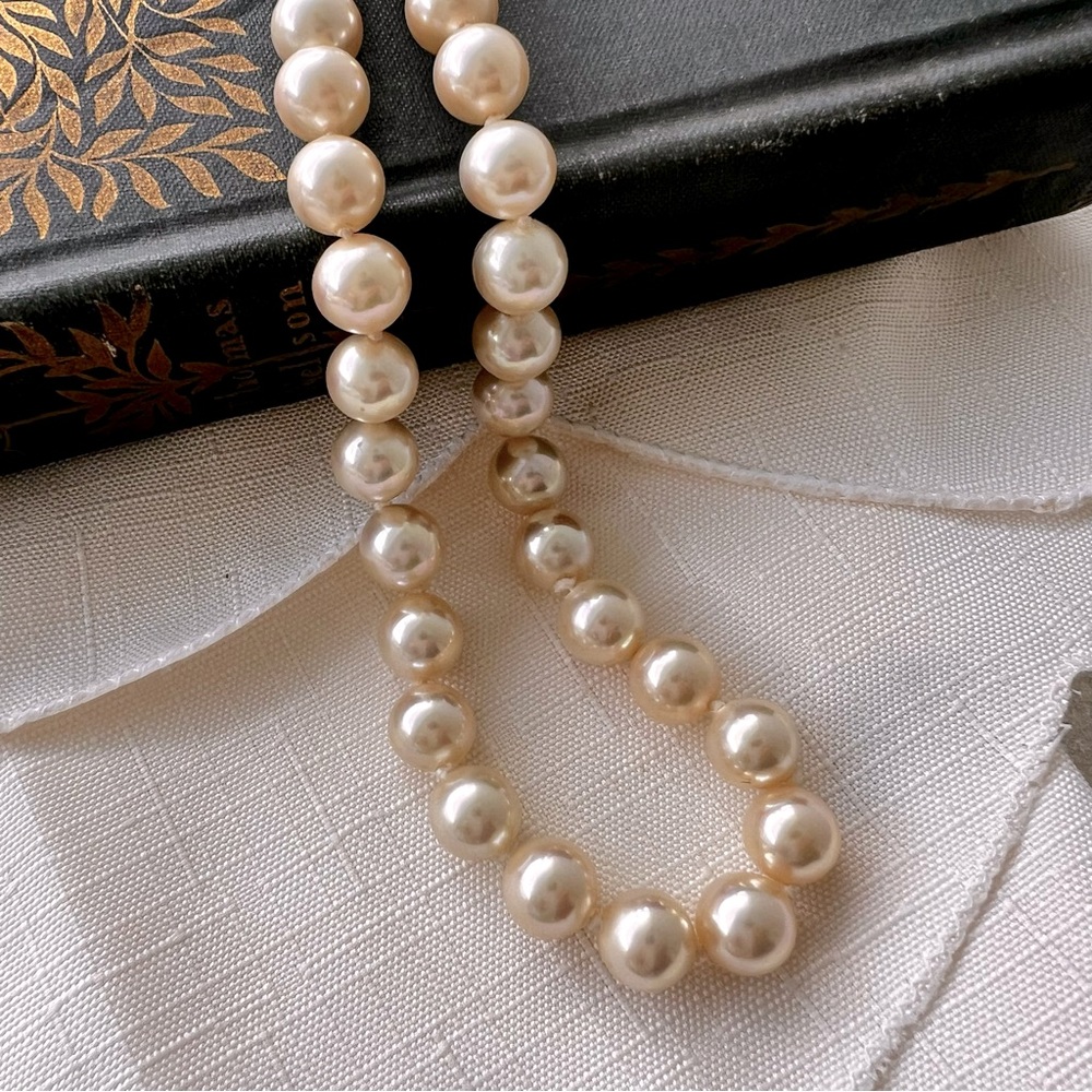 Pearls Gorgeous Vintage Simulated 24” Pearl Necklace by Metall 8mm Pearls